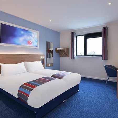 Travelodge London Wembley Exterior photo