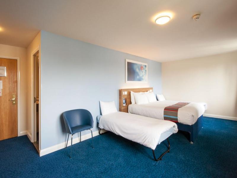 Travelodge London Wembley Exterior photo