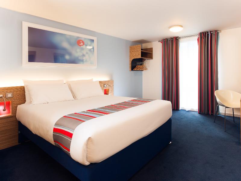 Travelodge London Wembley Exterior photo