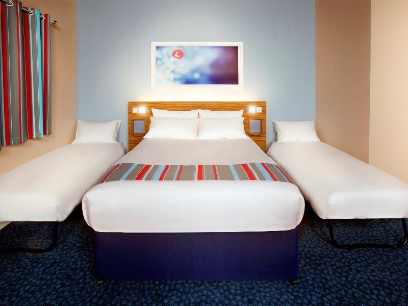 Travelodge London Wembley Exterior photo