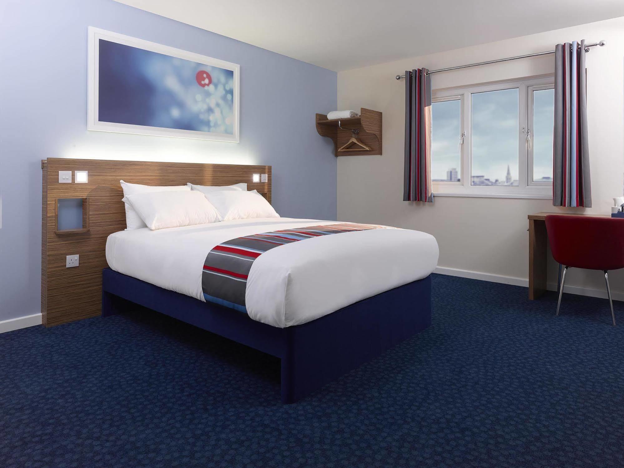 Travelodge London Wembley Exterior photo